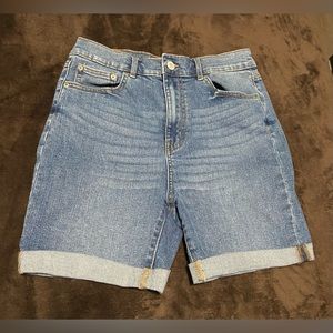 Ardene High Rise Bermuda shorts size 9